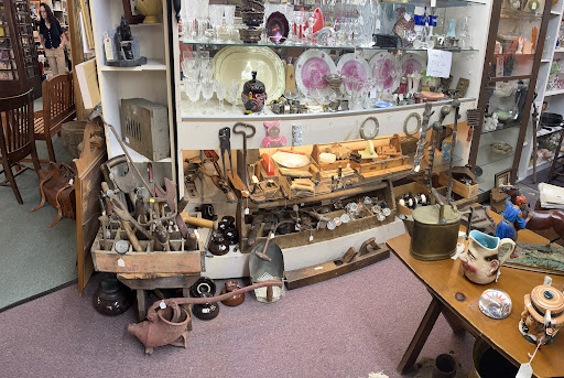 Hawley Antique Exchange Shop near Lake Wallenpaupack Pennsylvania