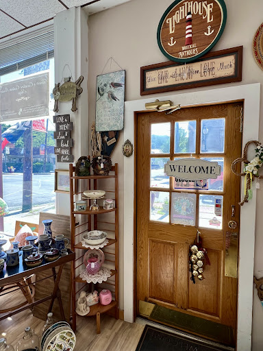 Lady Lyonhardt's Antique Boutique Boutique in Hawley Pennsylvania