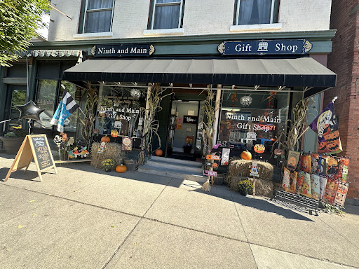 Ninth And Main Gift Shop Boutique in Honesdale Pennsylvania